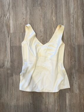 Honeylove Liftwear Sleeveless Cream V-Neck Top